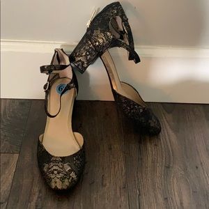 Unisa metallic heels